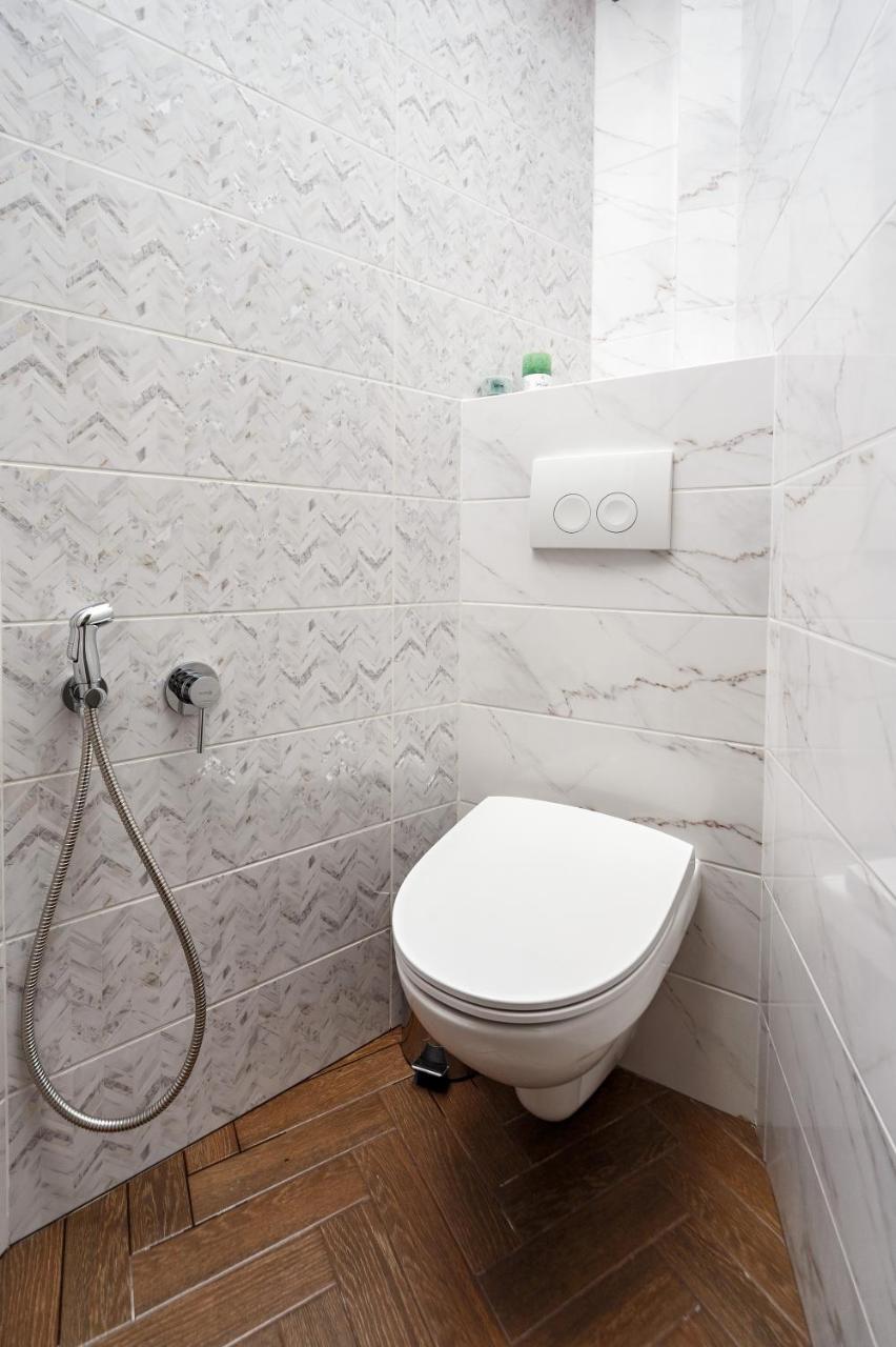 Green Apartment Lviv Exterior photo